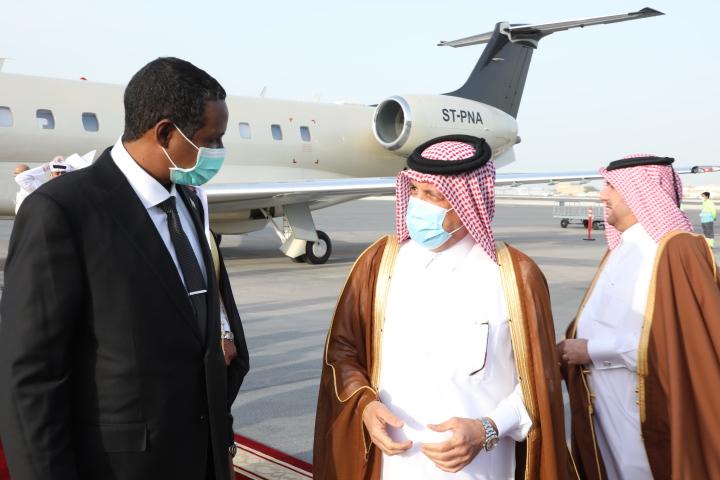 النائب الأول لرئيس مجلس السيادة يصل العاصمة القطرية الدوحة
