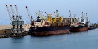 ميناء الخير يستقبل (35) ألف طن من الجازولين