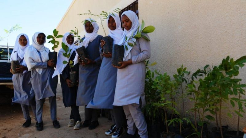 تدشين مبادرة مواصفة البيئة الخضراء والتوعية البيئية لعددمن المدارس