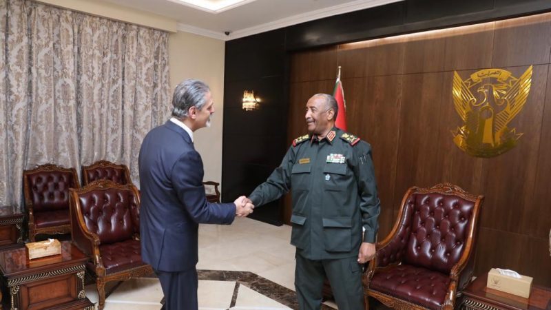 رئيس مجلس السيادة يؤكد عمق وأزلية العلاقات السودانية المصرية