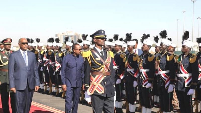رئيس مجلس السيادة يستقبل رئيس مجلس الوزراء الاثيوبي