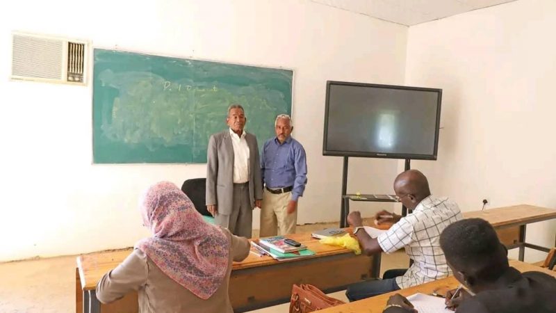 مركز دراسات الحضارات السودانية يختتم الدورة التدريبية في اللغة الهيروغليفية.
