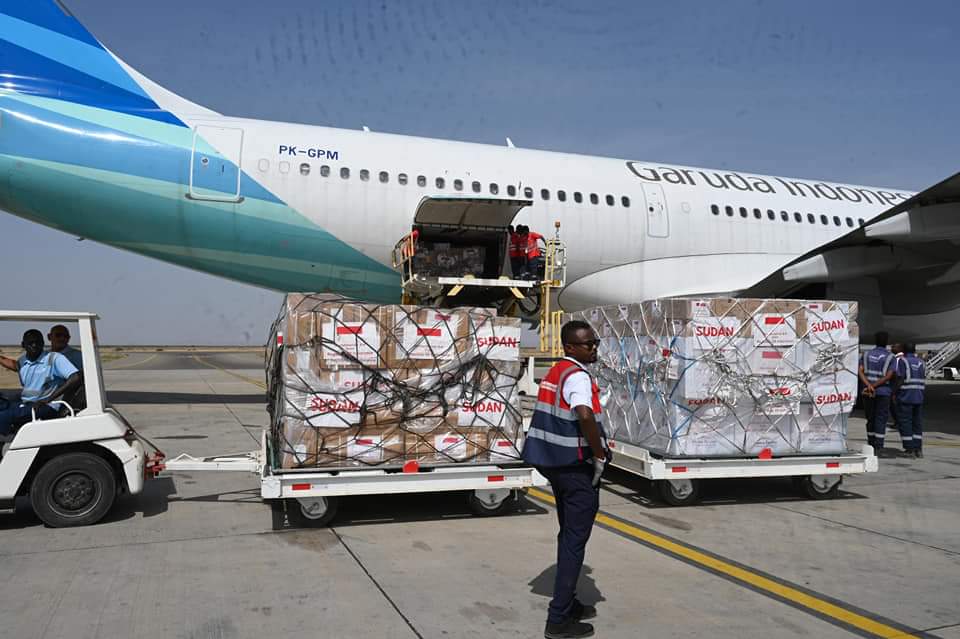 السودان يتسلم مساعدات طبية من إندونيسيا