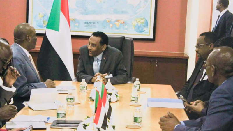 طوير الشراكة بين أفريكسم بنك والحكومة السودانية